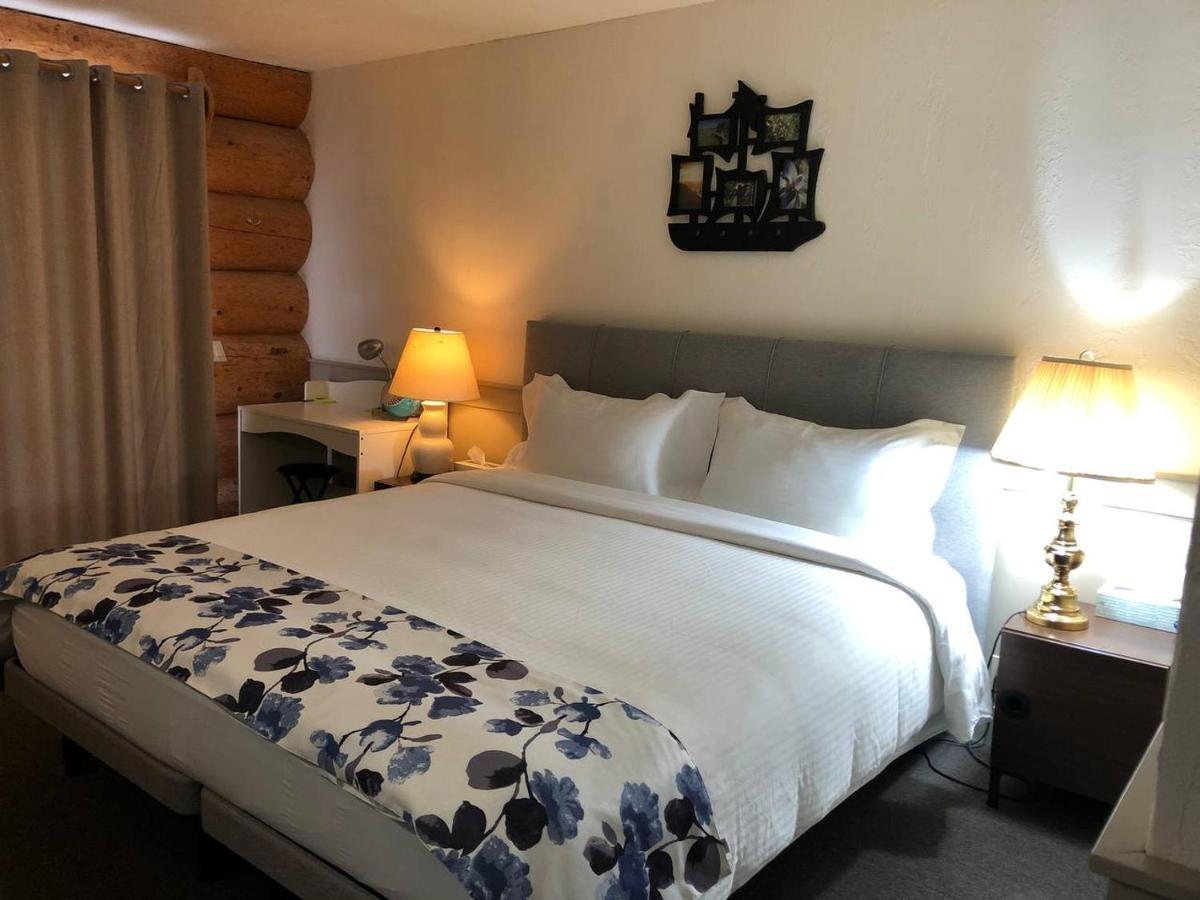 Cariboo Log Guest House Lac La Hache Exterior foto