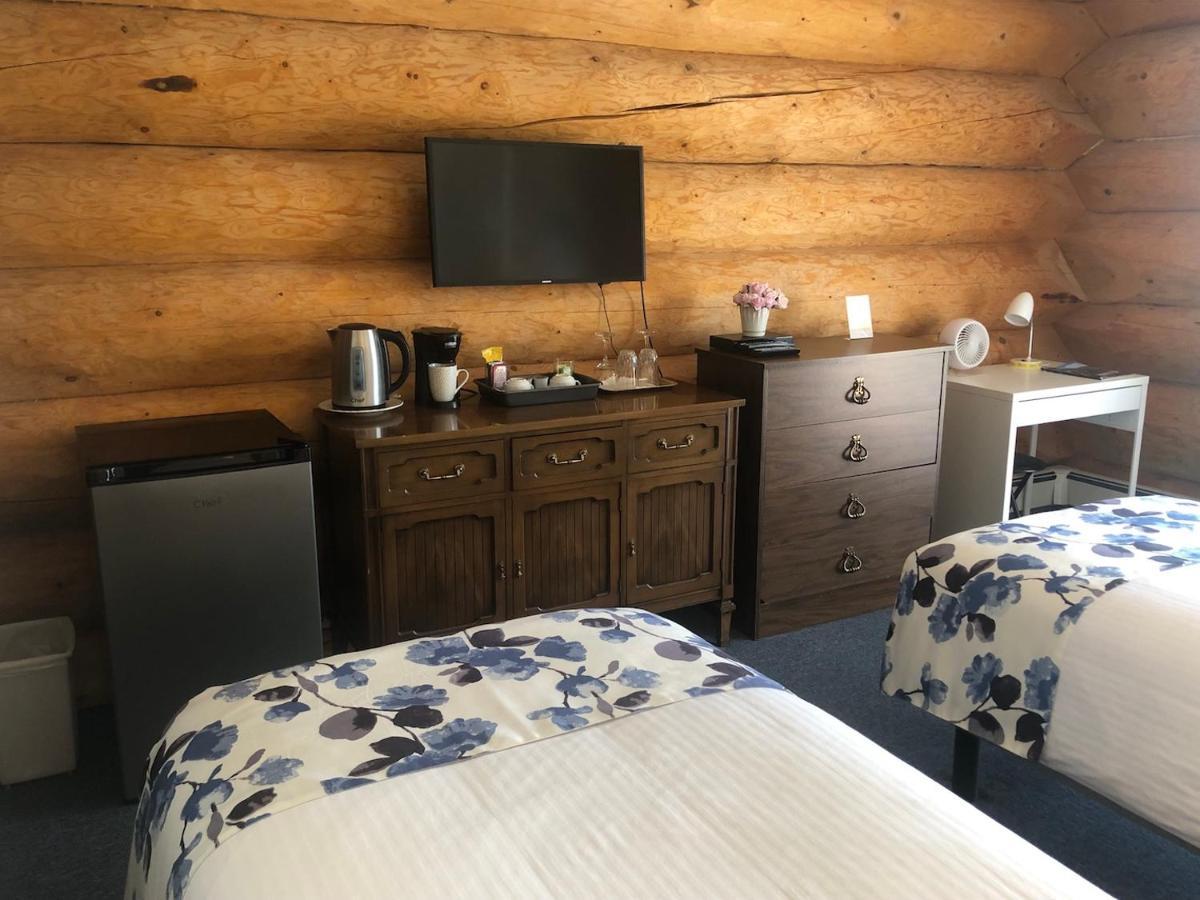 Cariboo Log Guest House Lac La Hache Exterior foto