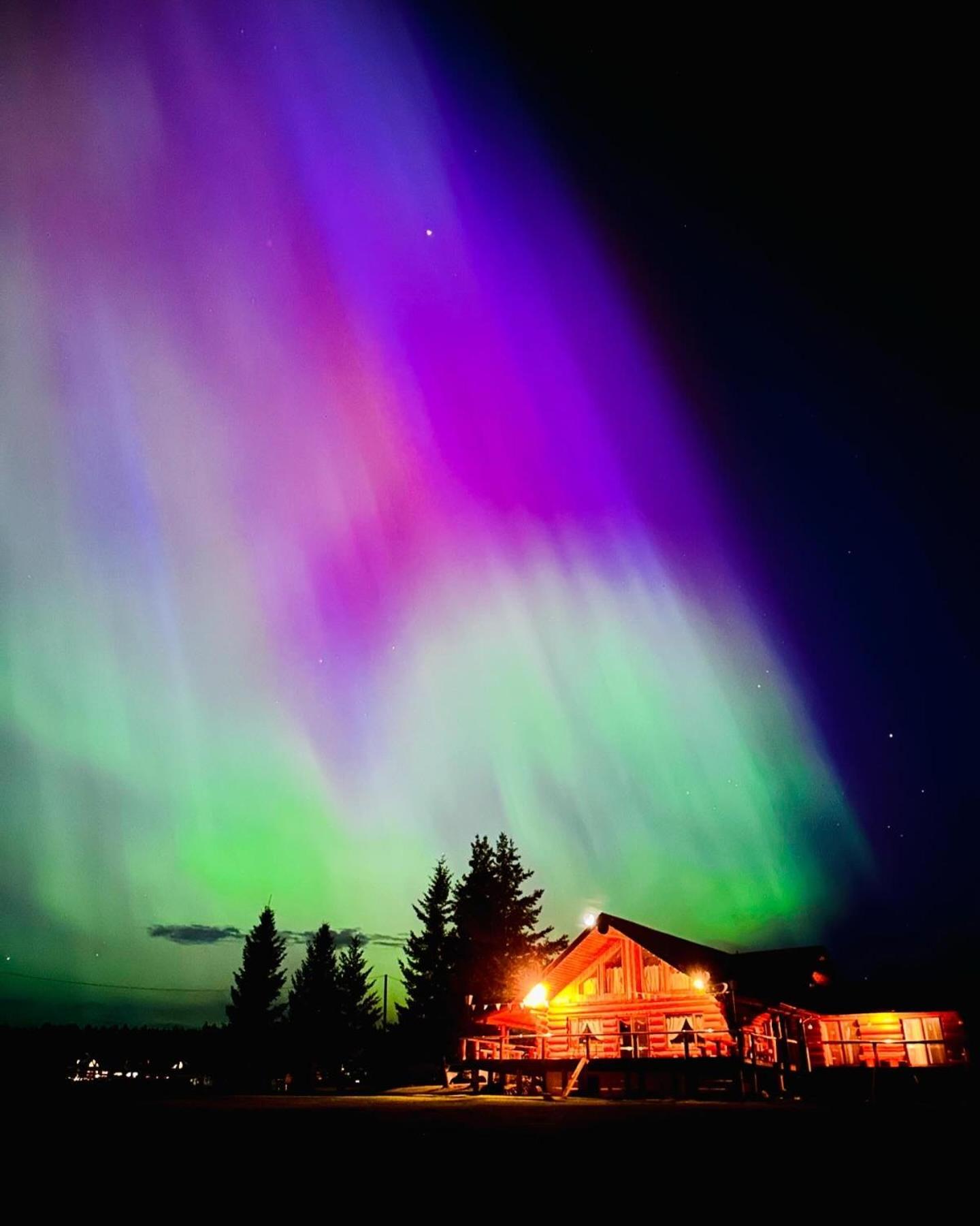 Cariboo Log Guest House Lac La Hache Exterior foto