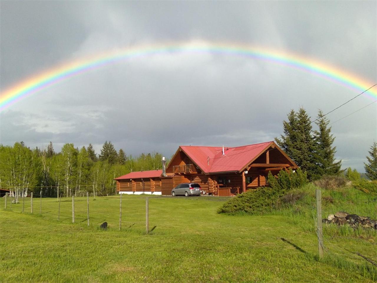 Cariboo Log Guest House Lac La Hache Exterior foto